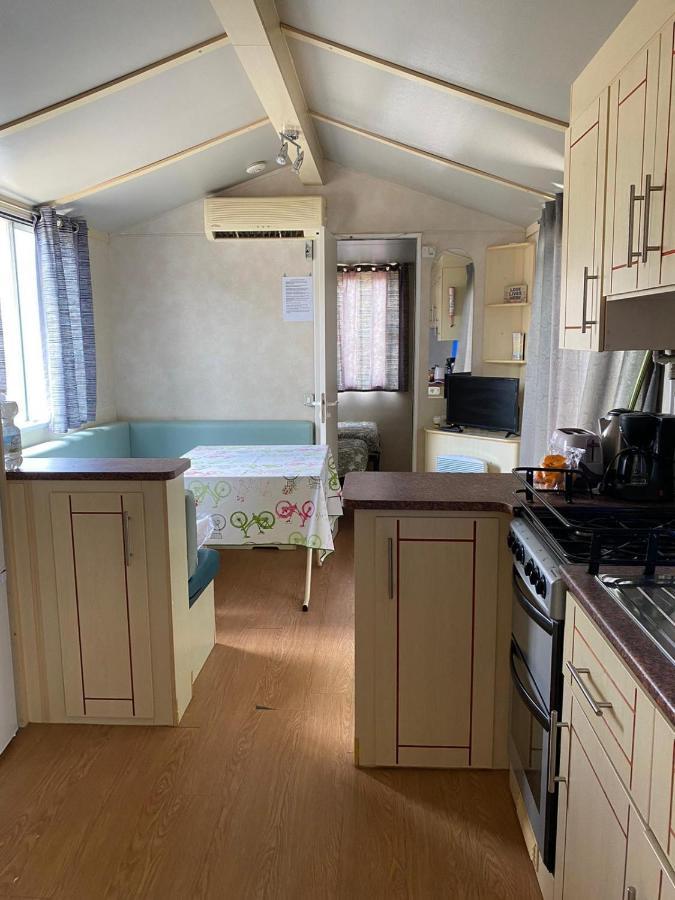 Отель The Farm Tiny House - Tiny Casa Чиклана-де-ла-Фронтера Экстерьер фото